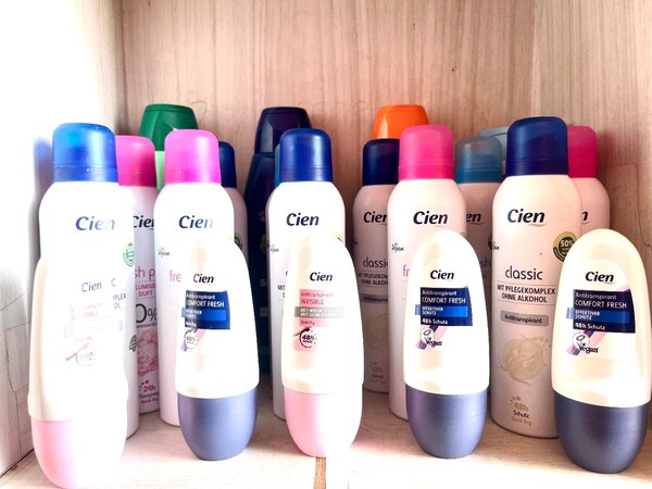 Deodorant spray