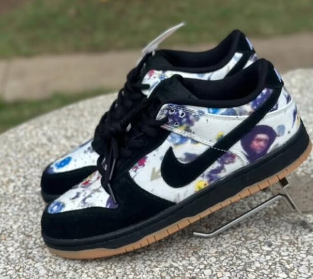 Nike sneakers black