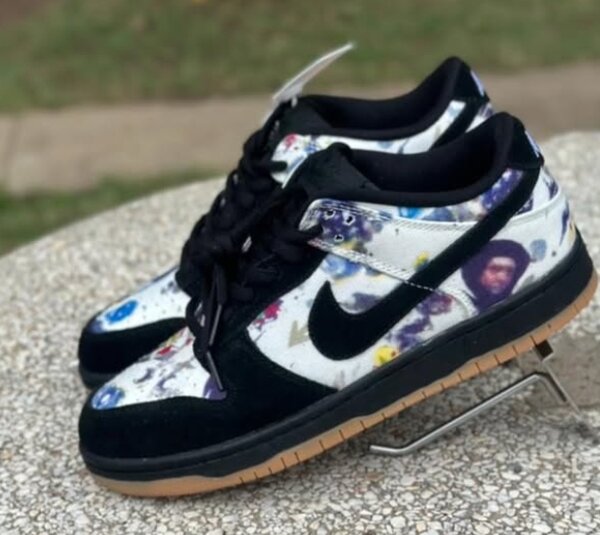 Nike sneakers black