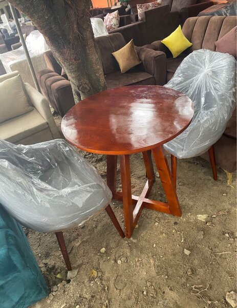 Table à manger élégante moderne