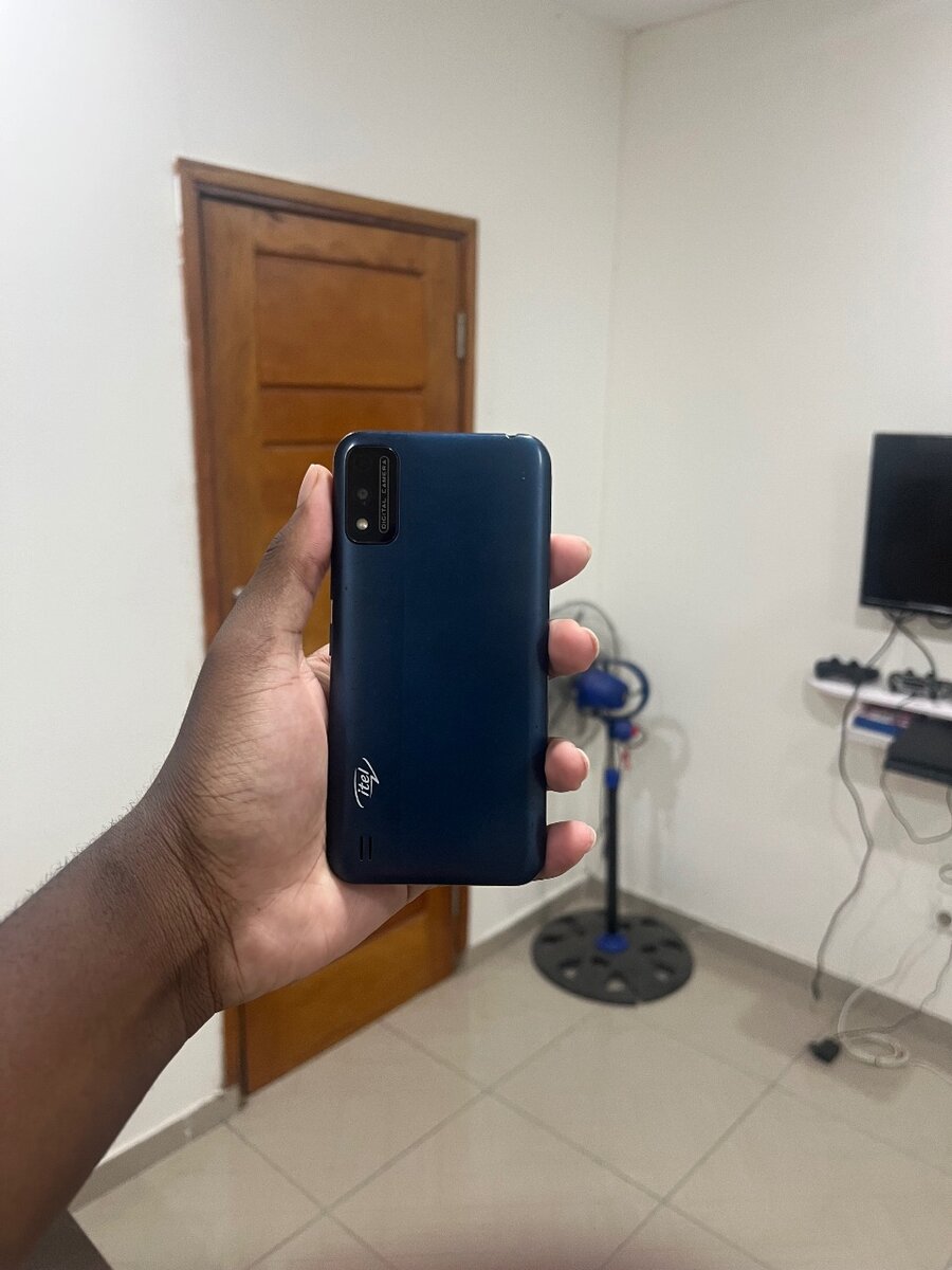 Smartwatch and Phone Set