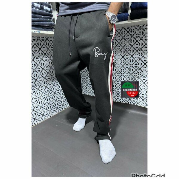 Jogging homme disponible