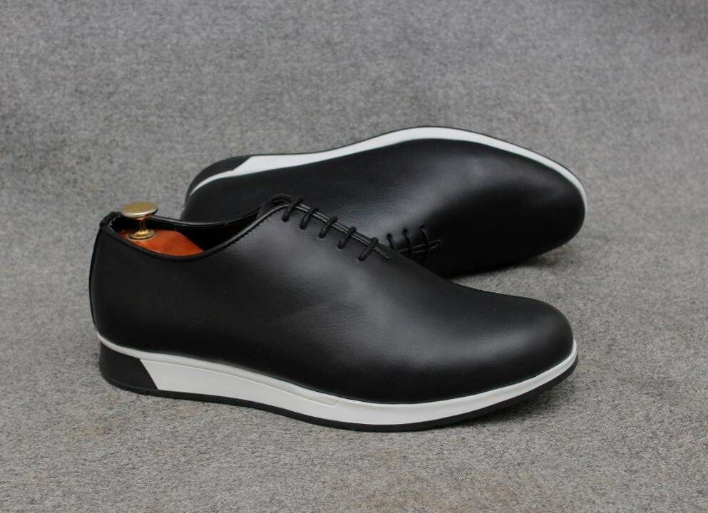 Chaussures en cuir noir élégant