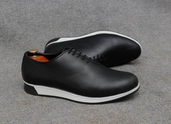 Chaussures en cuir noir élégant