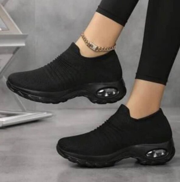 Ladies sneakers