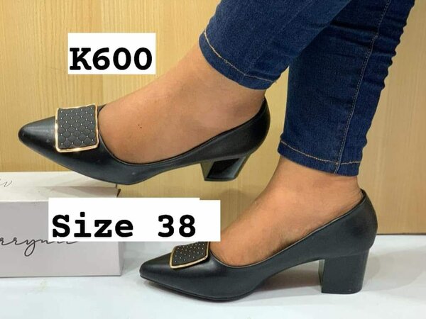 Kitten heels