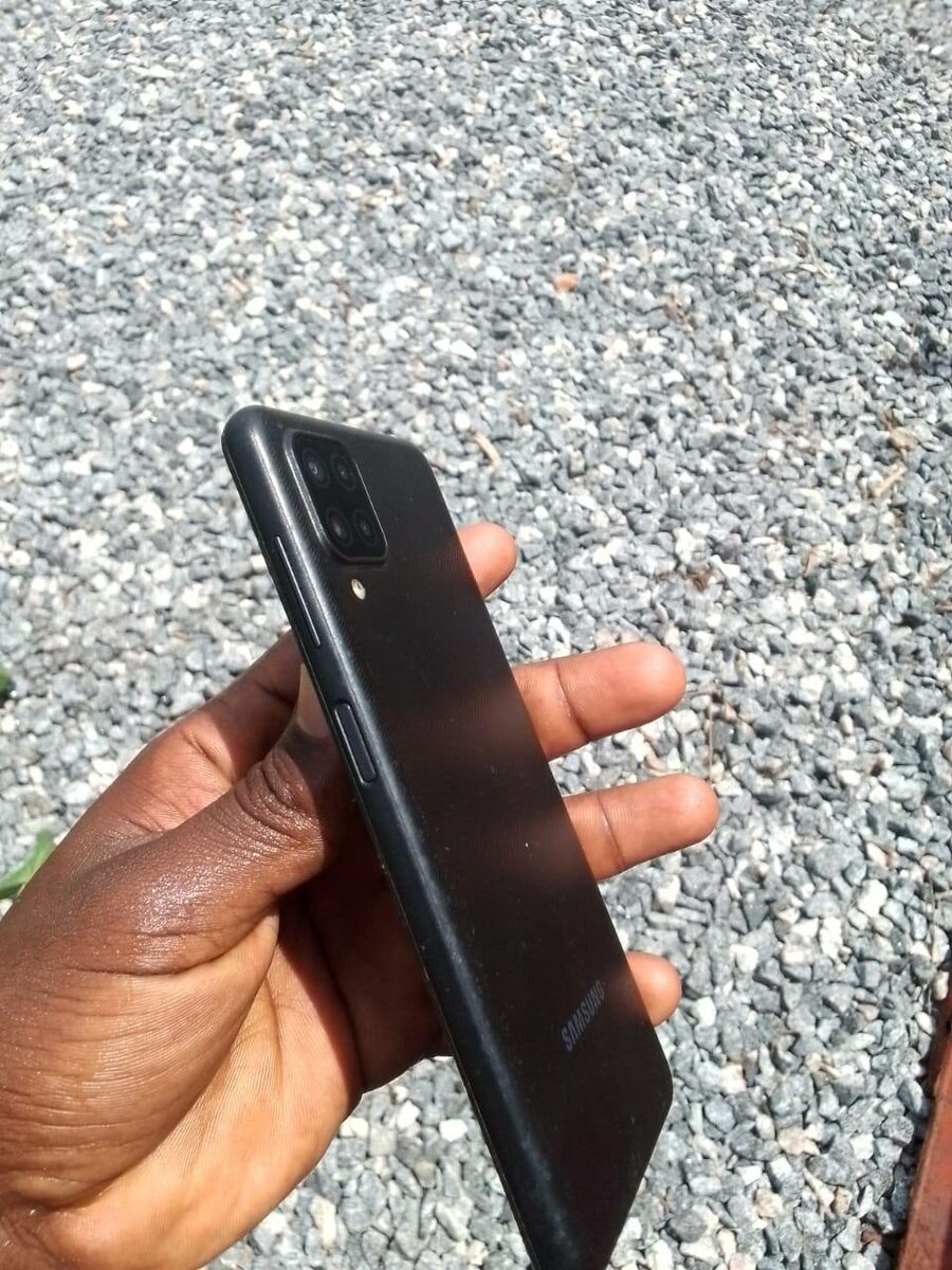 Samsung A12