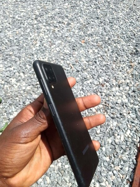 Samsung A12
