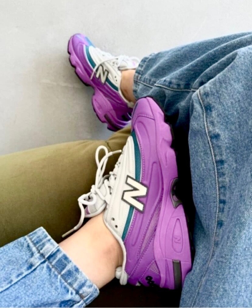 Lady's Sneakers
