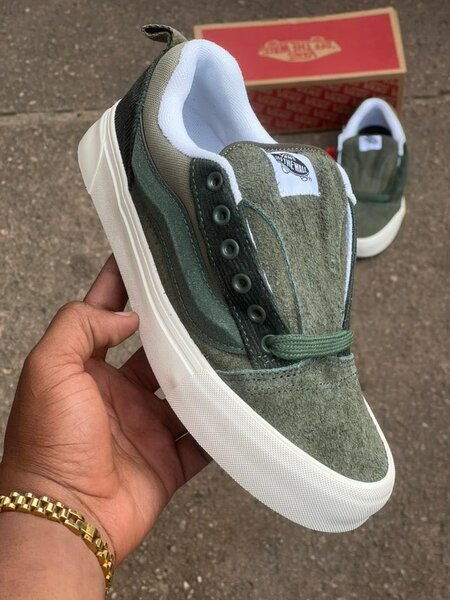 VANS KNU SKOOL