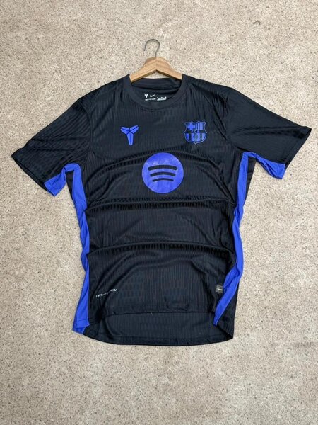Maillot de sport noir homme
