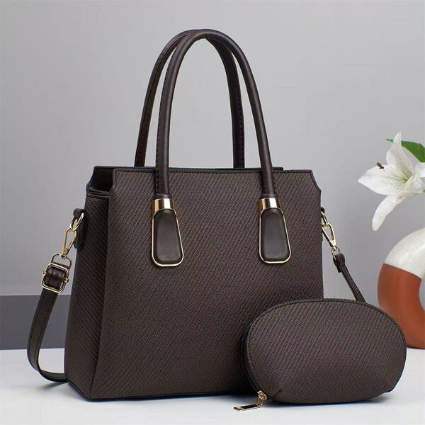 Sac à main élégant avec pochette