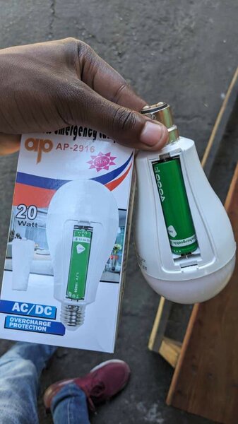 Rechargeable bulbs