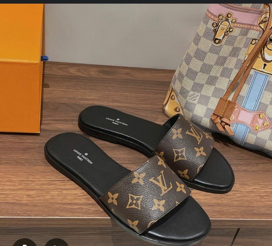 Ladies slippers