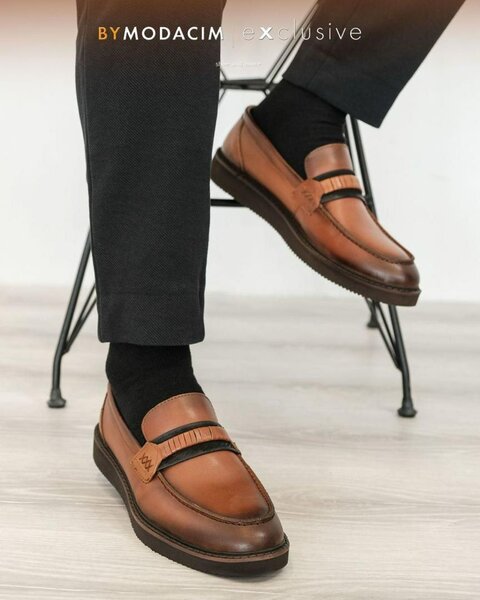 Belles paires de mocassins pour hommes