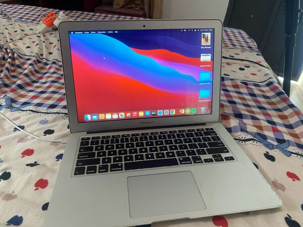 MacBook Air (13-inch ,Mid 2013