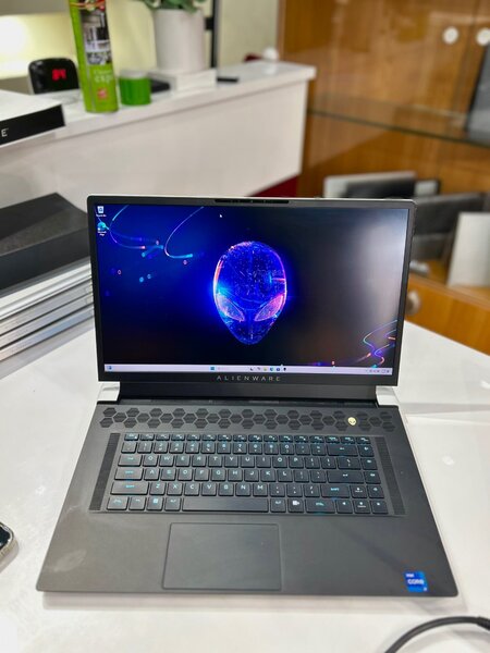 ALIENWARE X17 R2