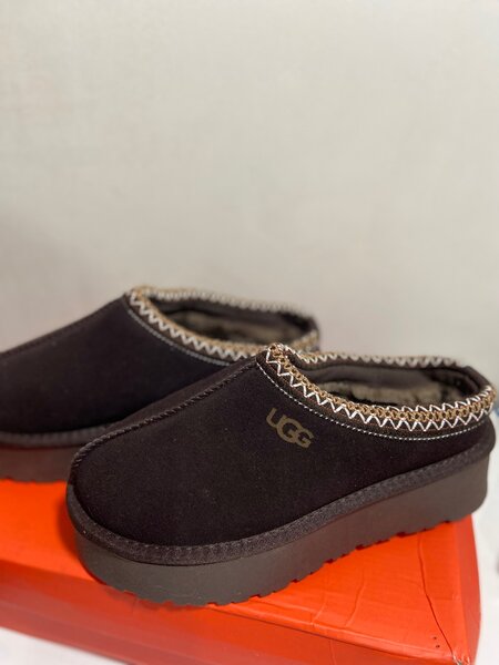 UGG