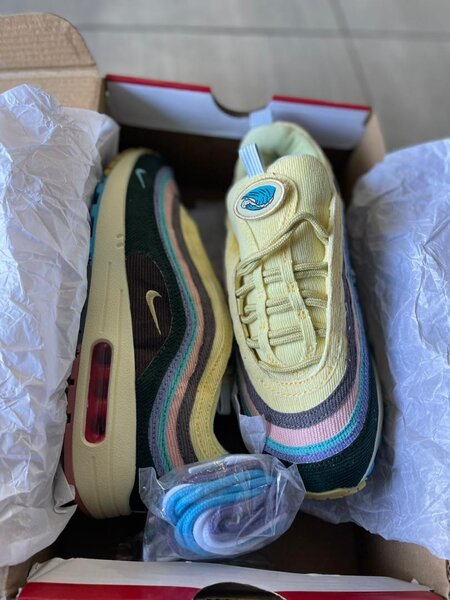 Mens sneakers