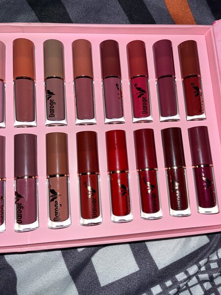 Matte lip stick