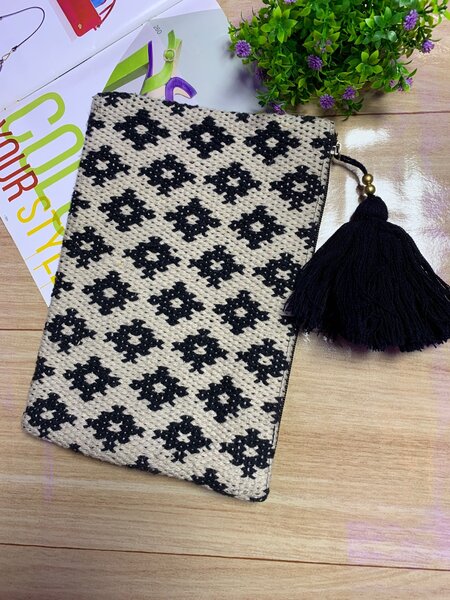 Hand purse