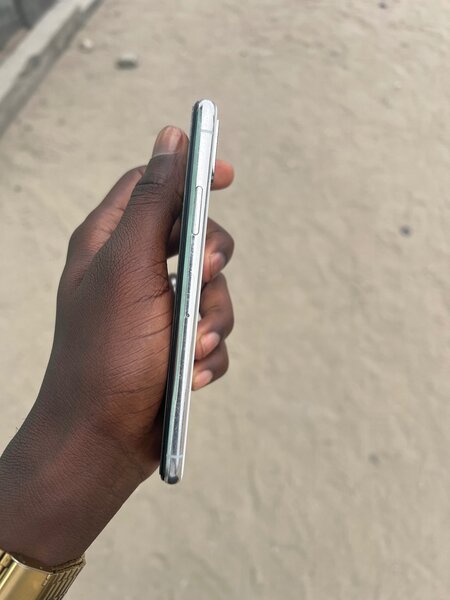 IPHONE X 64 G