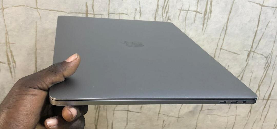 MacBook 2019