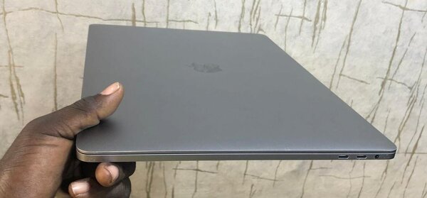 MacBook 2019