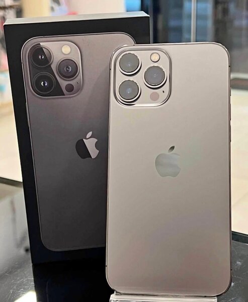 Doumbia iPhone store 