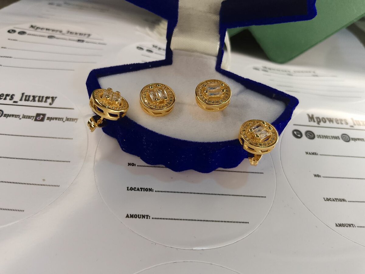 Unisex stud earrings