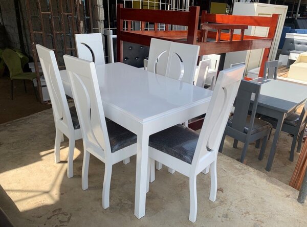 Table à manger moderne