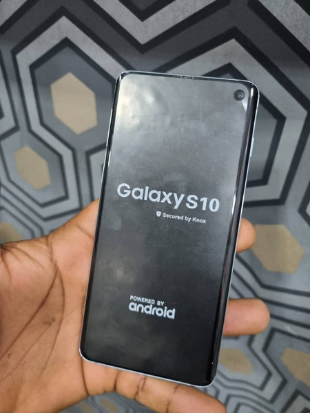 Samsung S10e