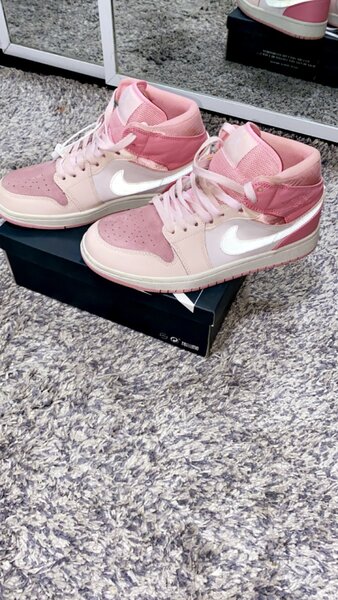 Nike pink