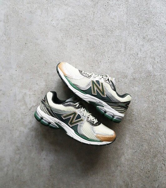 New Balance 860