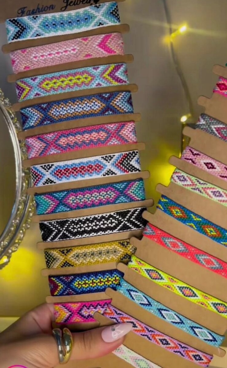 Bracelets colorés tissés main