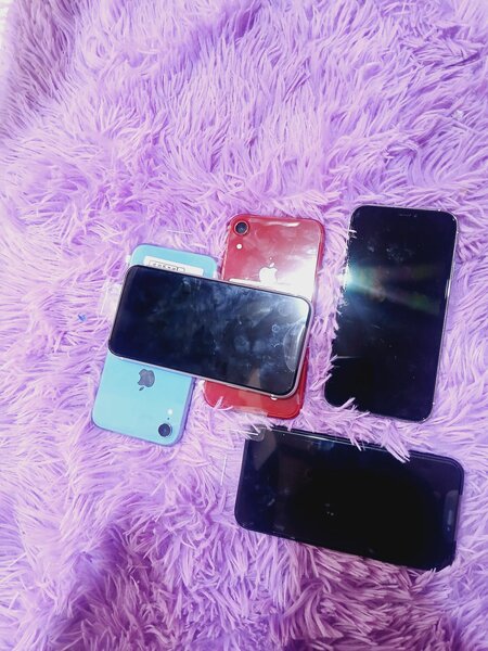 IPHONE XR SIMPLE