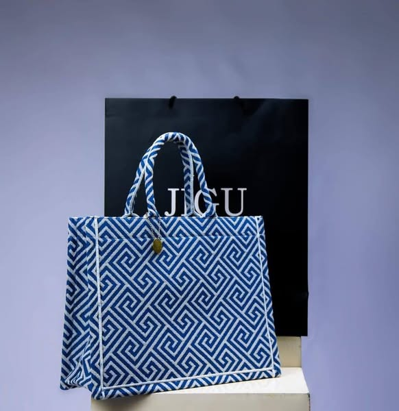sac avec ornement