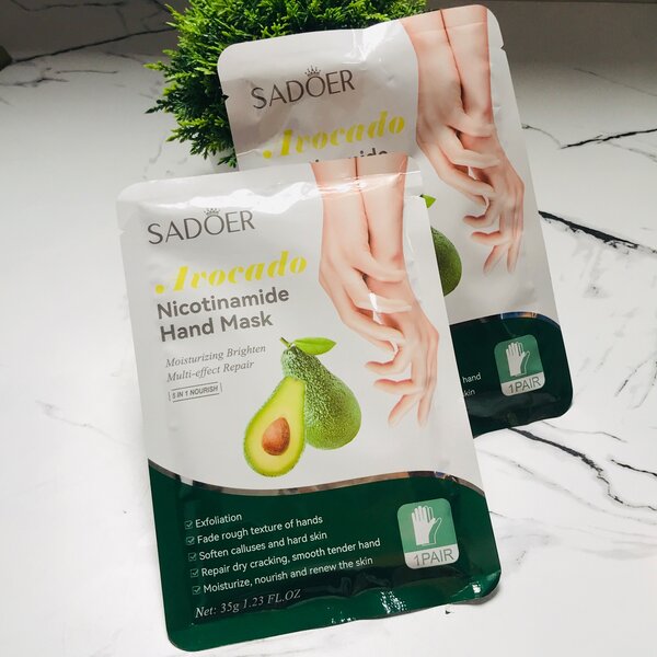 Hand mask