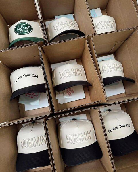 Caps