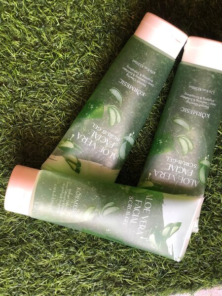 Facial scrub gel