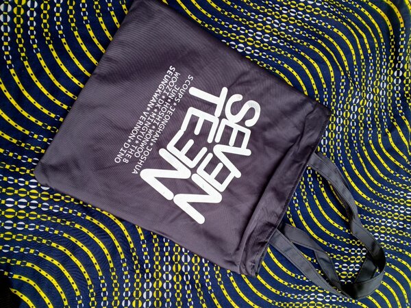 Tote bag
