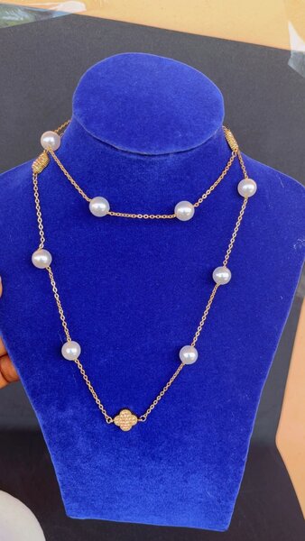 Long pearl necklace