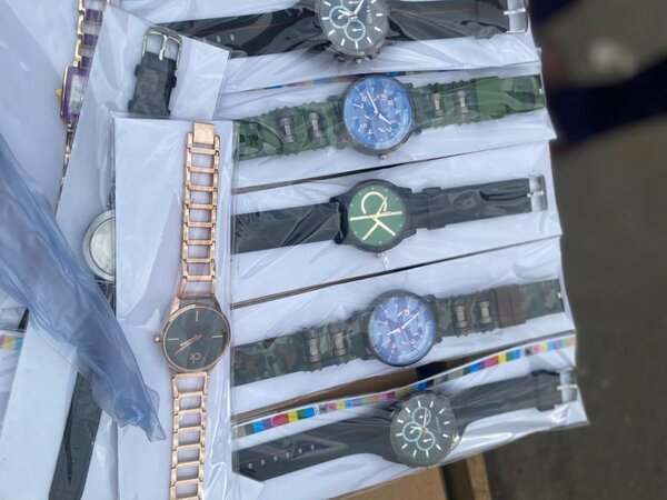 Montres élégantes et robustes