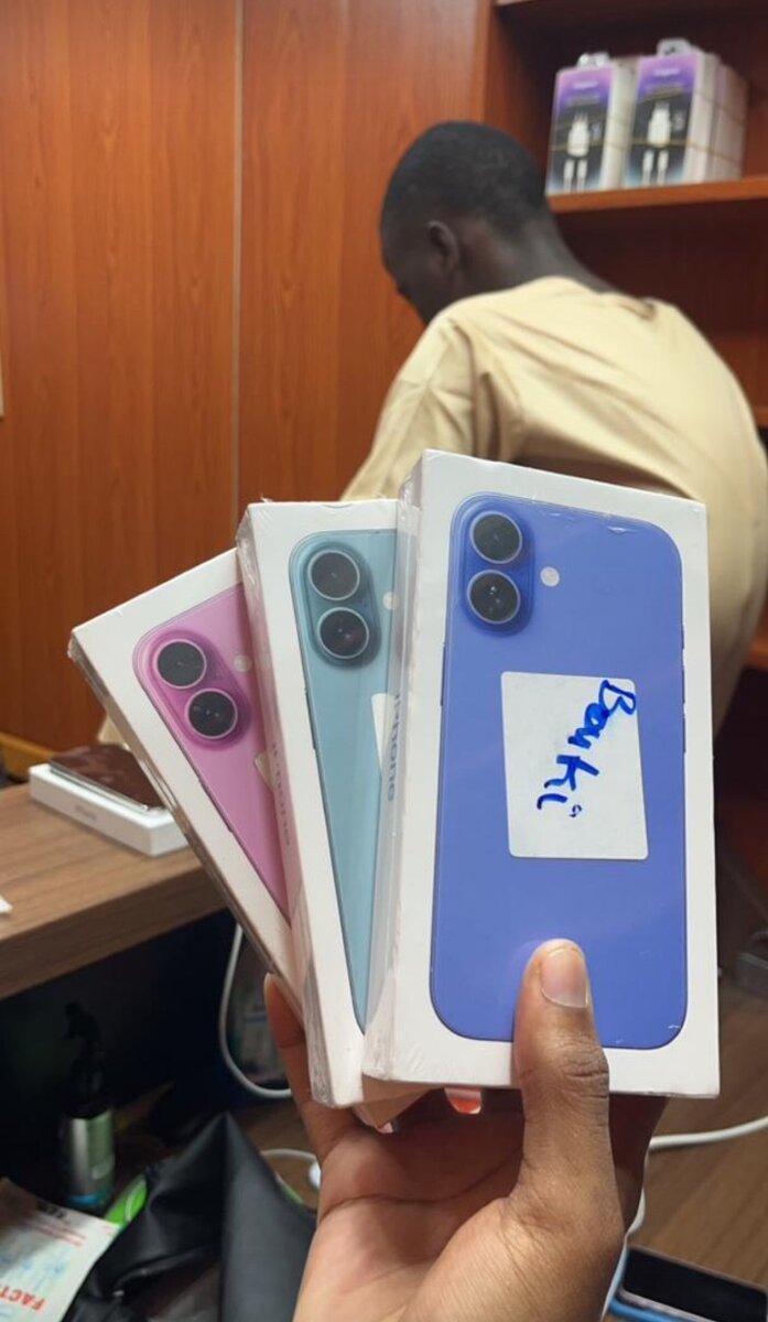 iPhone 16simple