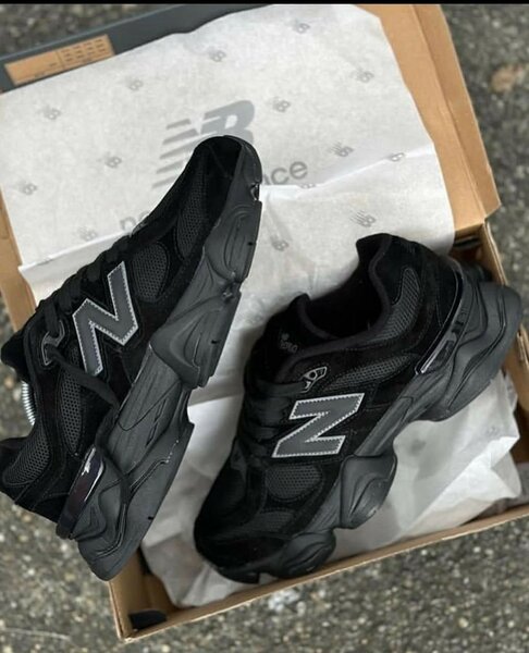 NEW BALANCE CLASSIC