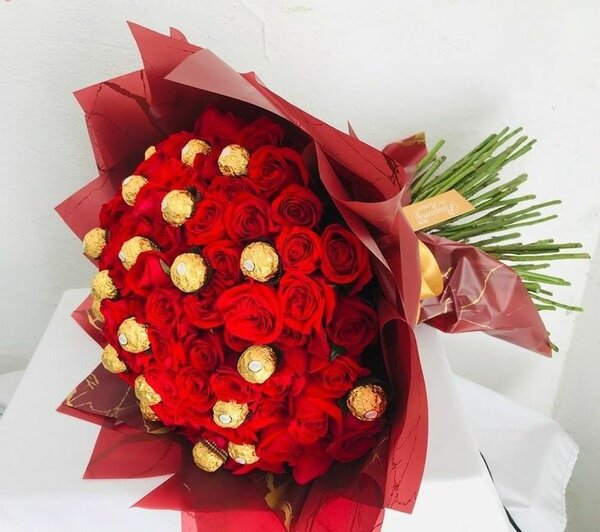 Fresh roses bouquet