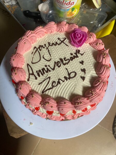 Gâteau d'Anniversaire Rose