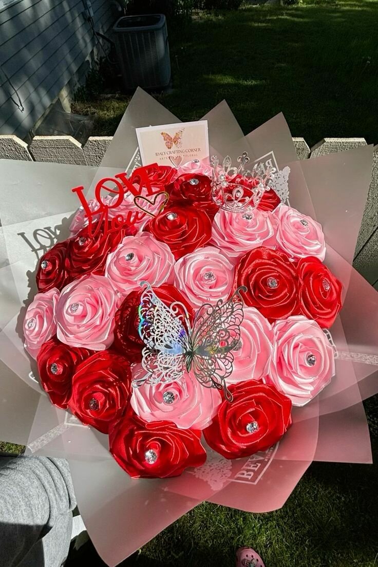 Single ribbon roses