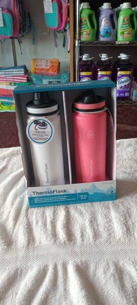 Bottle for school can hold heat and cold for long time