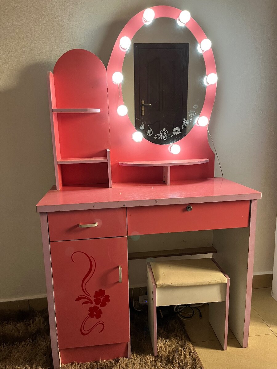 Dress mirror